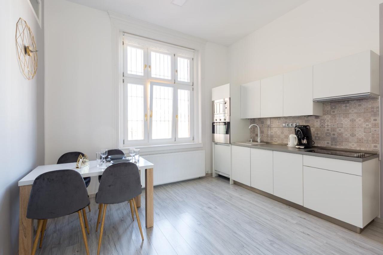 Designer Apartment On The Budapest Broadway With 2Br And Ac Exterior foto